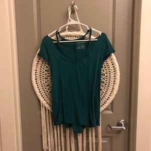 Off the shoulder tee